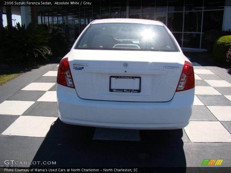 Absolute White / Grey 2006 Suzuki Forenza Sedan