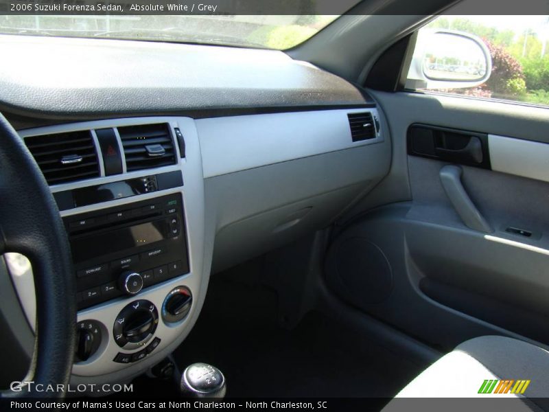 Absolute White / Grey 2006 Suzuki Forenza Sedan