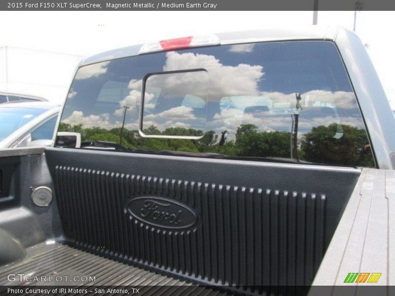 Magnetic Metallic / Medium Earth Gray 2015 Ford F150 XLT SuperCrew