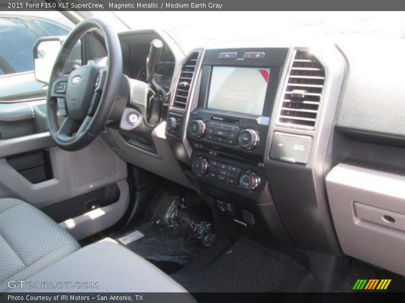 Magnetic Metallic / Medium Earth Gray 2015 Ford F150 XLT SuperCrew