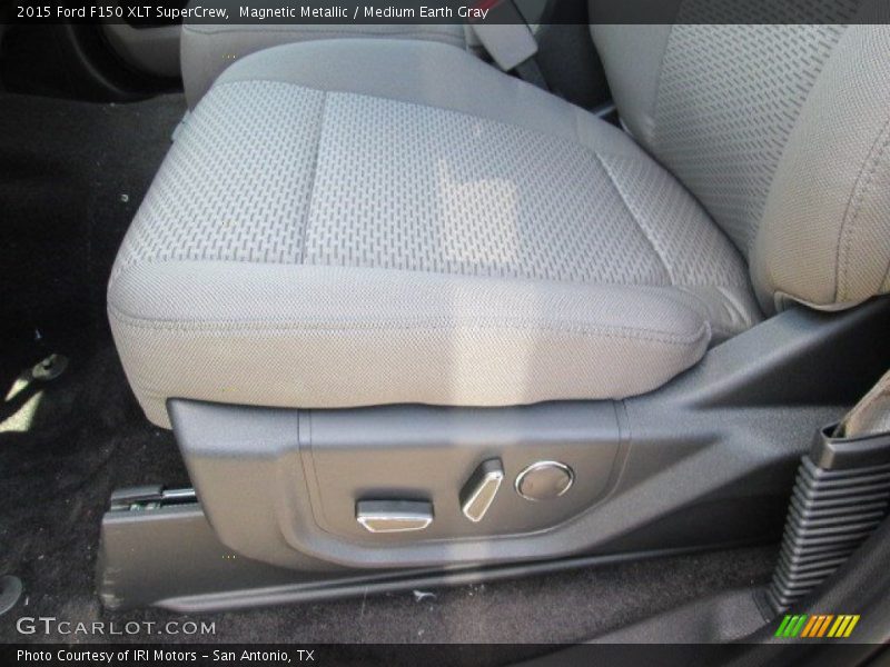 Magnetic Metallic / Medium Earth Gray 2015 Ford F150 XLT SuperCrew