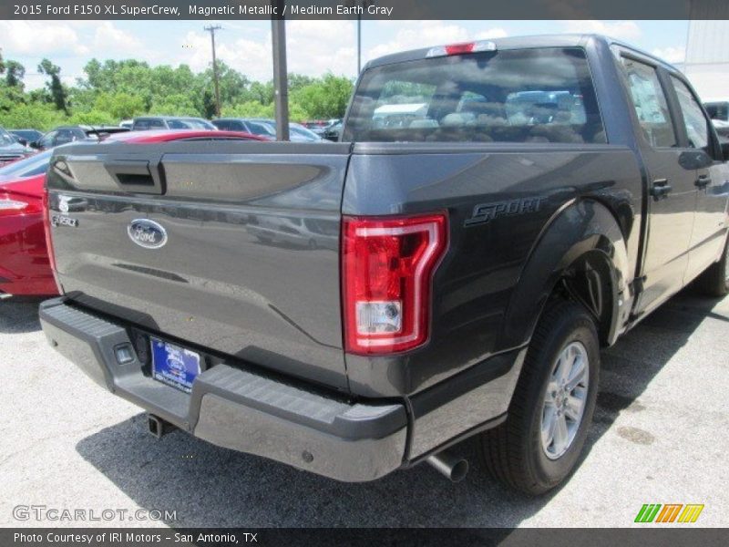 Magnetic Metallic / Medium Earth Gray 2015 Ford F150 XL SuperCrew
