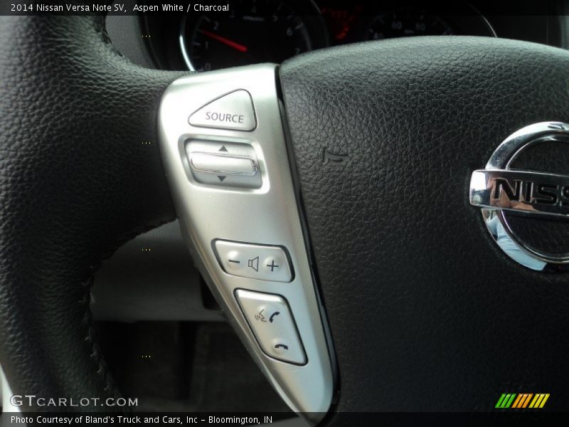 Aspen White / Charcoal 2014 Nissan Versa Note SV