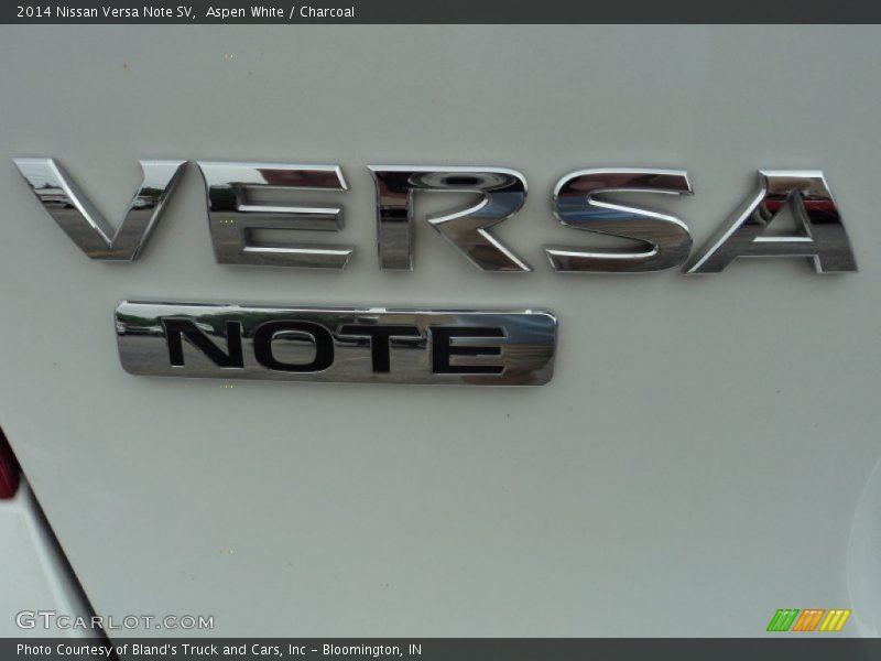Aspen White / Charcoal 2014 Nissan Versa Note SV