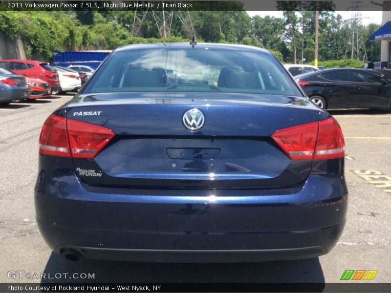 Night Blue Metallic / Titan Black 2013 Volkswagen Passat 2.5L S
