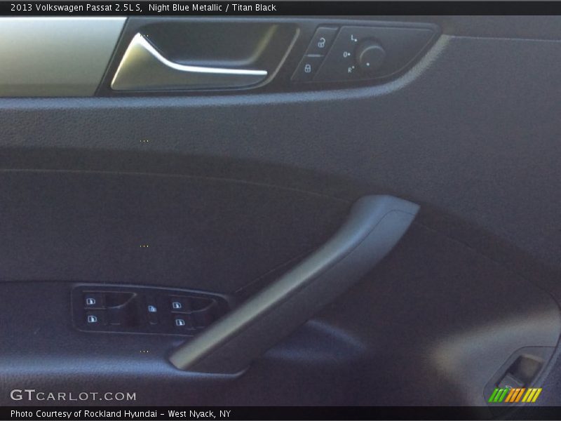Night Blue Metallic / Titan Black 2013 Volkswagen Passat 2.5L S