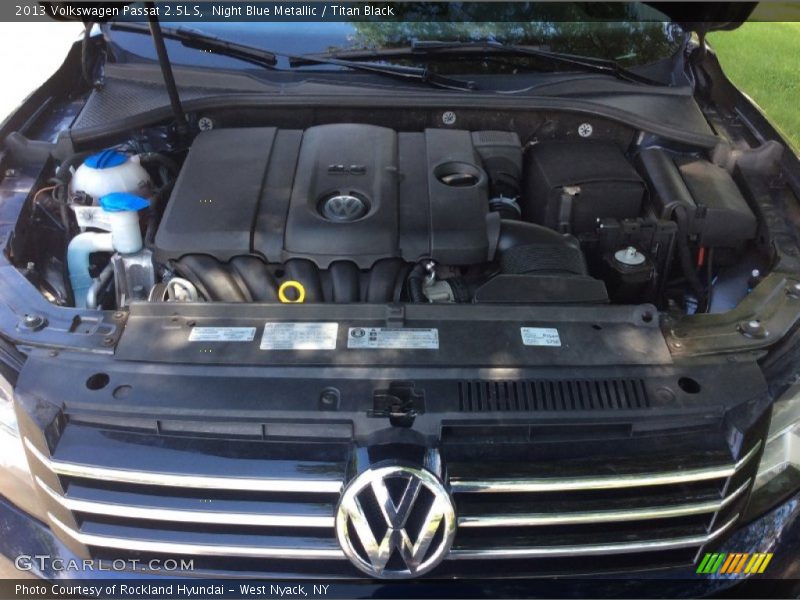 Night Blue Metallic / Titan Black 2013 Volkswagen Passat 2.5L S