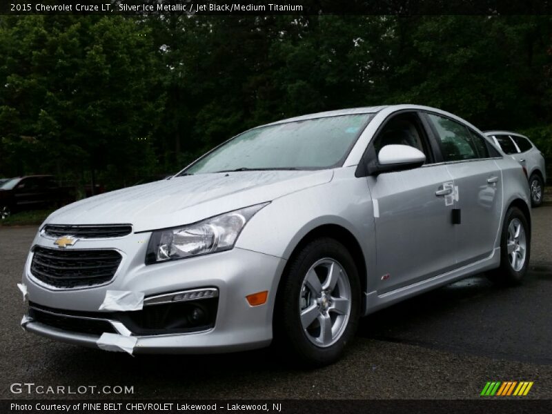Front 3/4 View of 2015 Cruze LT