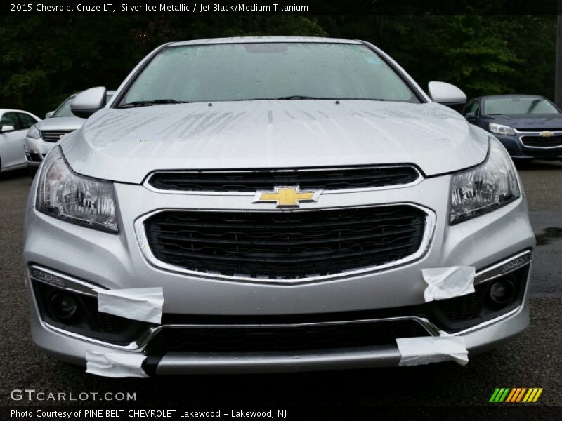 Silver Ice Metallic / Jet Black/Medium Titanium 2015 Chevrolet Cruze LT