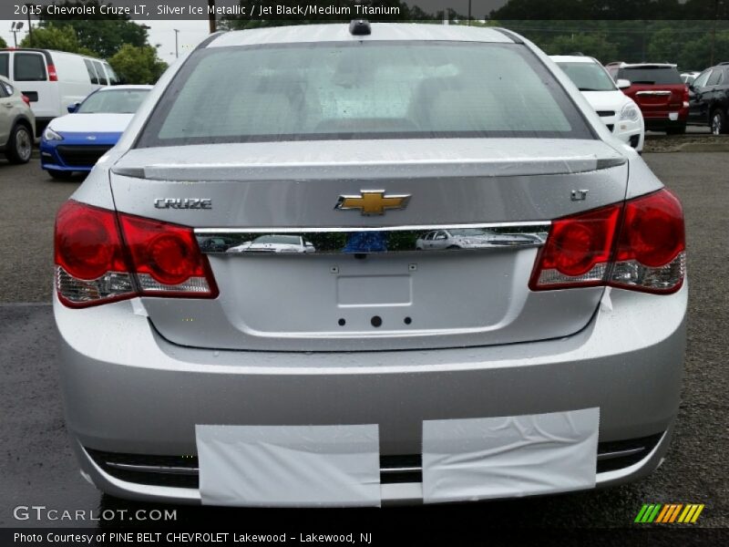 Silver Ice Metallic / Jet Black/Medium Titanium 2015 Chevrolet Cruze LT