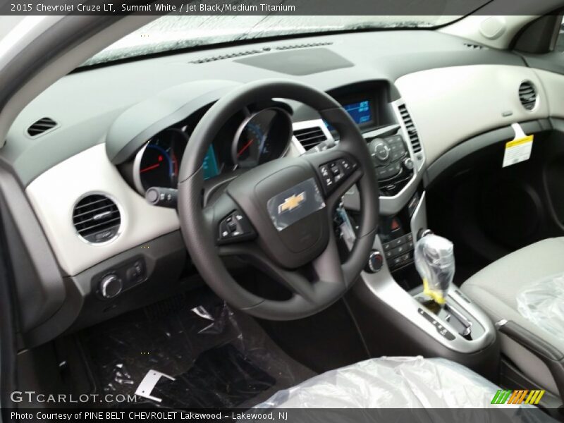 Summit White / Jet Black/Medium Titanium 2015 Chevrolet Cruze LT