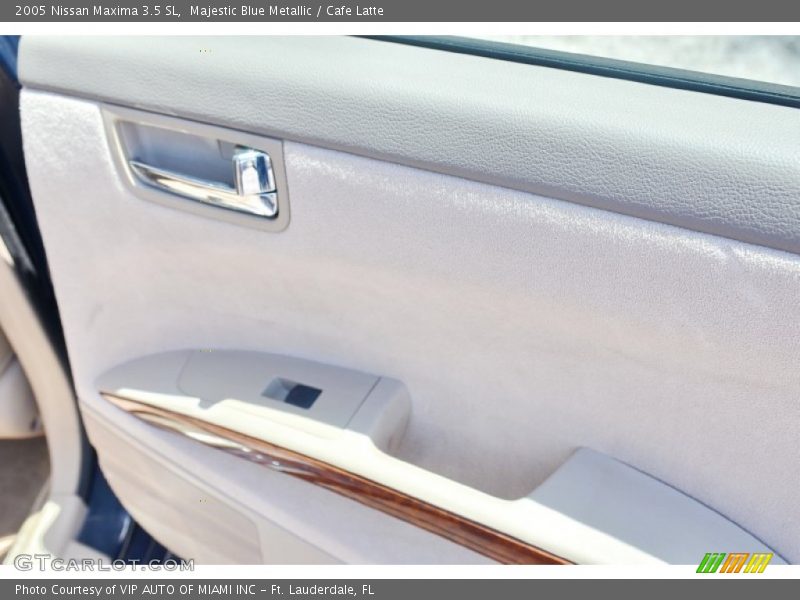 Majestic Blue Metallic / Cafe Latte 2005 Nissan Maxima 3.5 SL