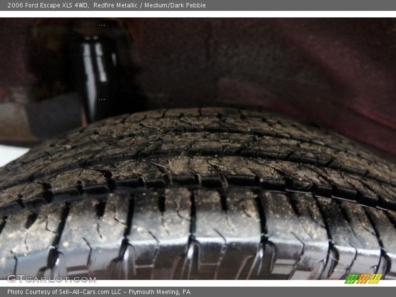 Redfire Metallic / Medium/Dark Pebble 2006 Ford Escape XLS 4WD