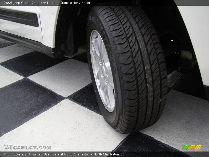 Stone White / Khaki 2006 Jeep Grand Cherokee Laredo