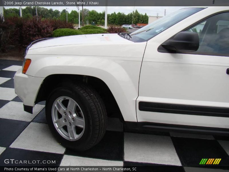 Stone White / Khaki 2006 Jeep Grand Cherokee Laredo