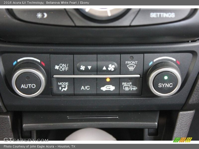 Bellanova White Pearl / Ebony 2016 Acura ILX Technology