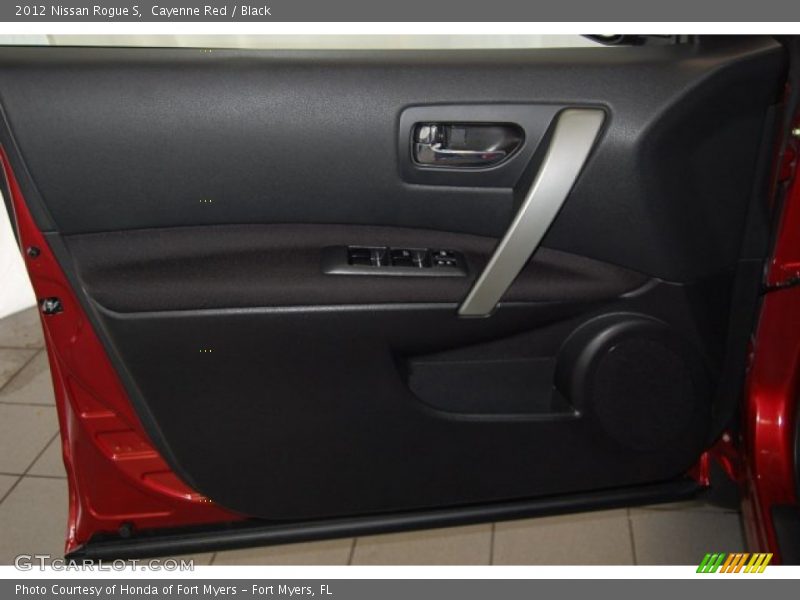 Cayenne Red / Black 2012 Nissan Rogue S