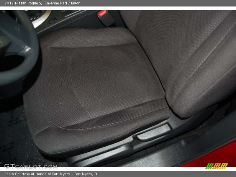 Cayenne Red / Black 2012 Nissan Rogue S