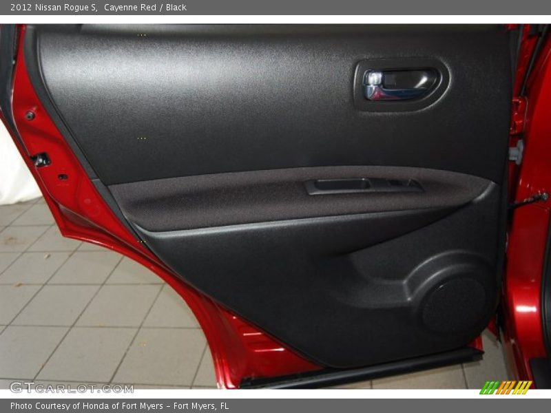 Cayenne Red / Black 2012 Nissan Rogue S