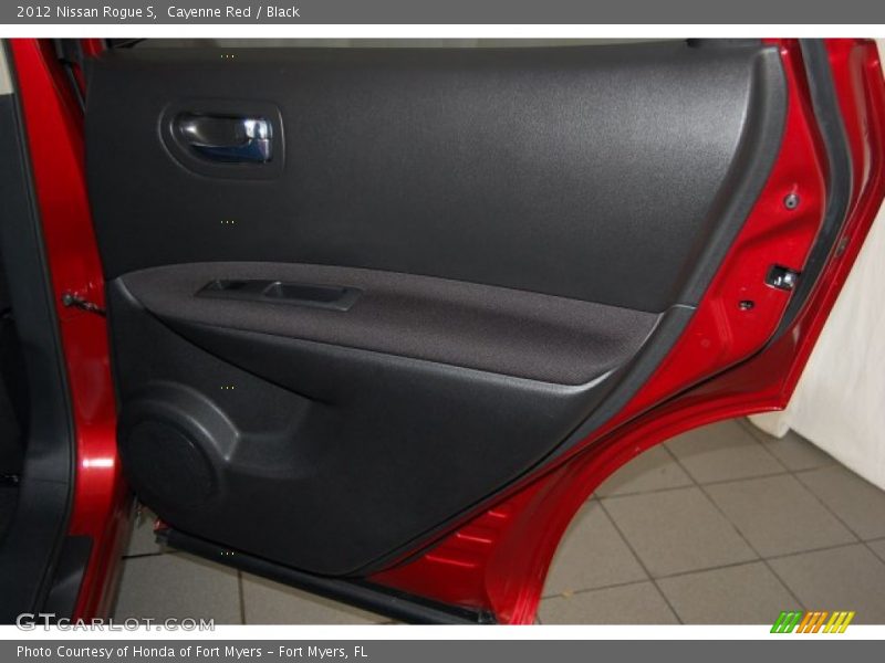 Cayenne Red / Black 2012 Nissan Rogue S