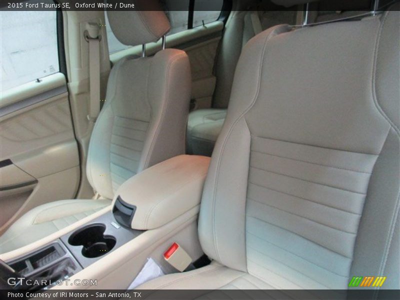 Oxford White / Dune 2015 Ford Taurus SE