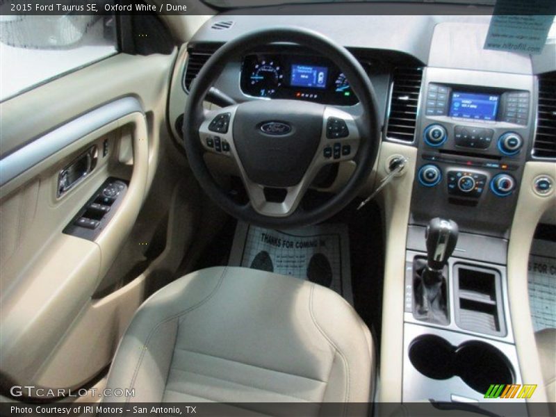 Oxford White / Dune 2015 Ford Taurus SE
