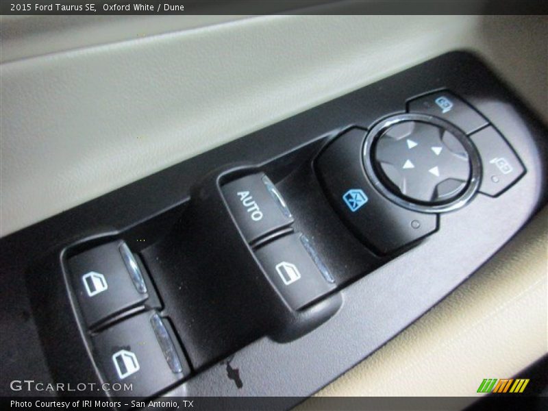 Oxford White / Dune 2015 Ford Taurus SE