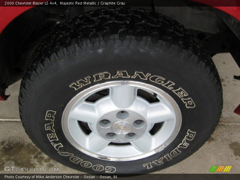 Majestic Red Metallic / Graphite Gray 2000 Chevrolet Blazer LS 4x4