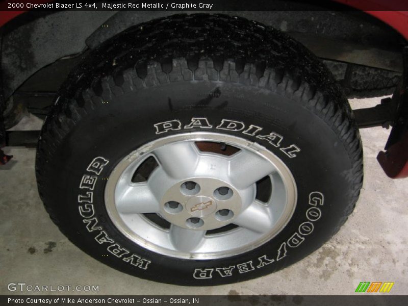 Majestic Red Metallic / Graphite Gray 2000 Chevrolet Blazer LS 4x4