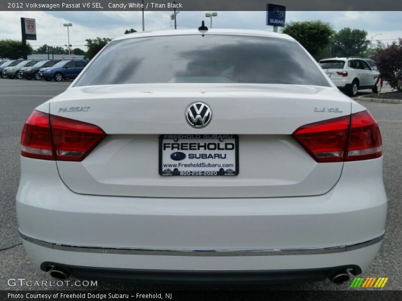 Candy White / Titan Black 2012 Volkswagen Passat V6 SEL