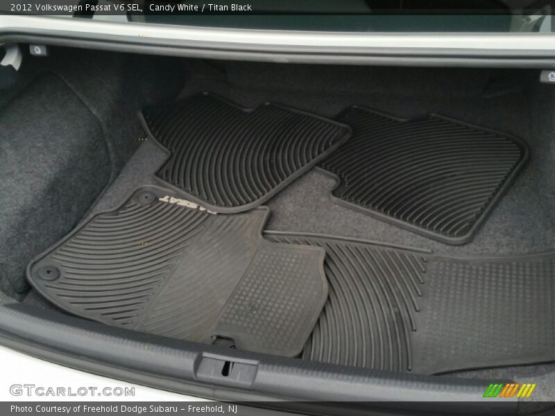 Candy White / Titan Black 2012 Volkswagen Passat V6 SEL