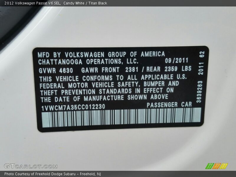 Candy White / Titan Black 2012 Volkswagen Passat V6 SEL