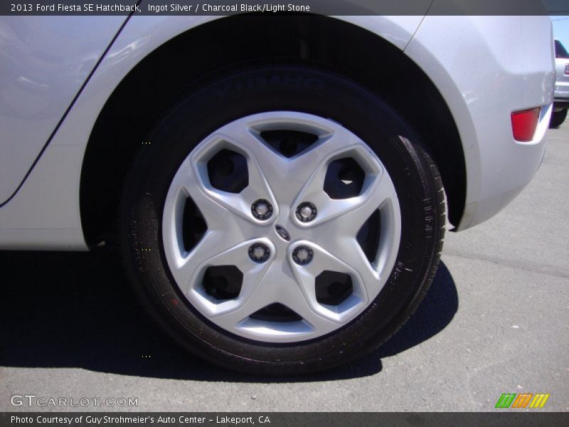 Ingot Silver / Charcoal Black/Light Stone 2013 Ford Fiesta SE Hatchback