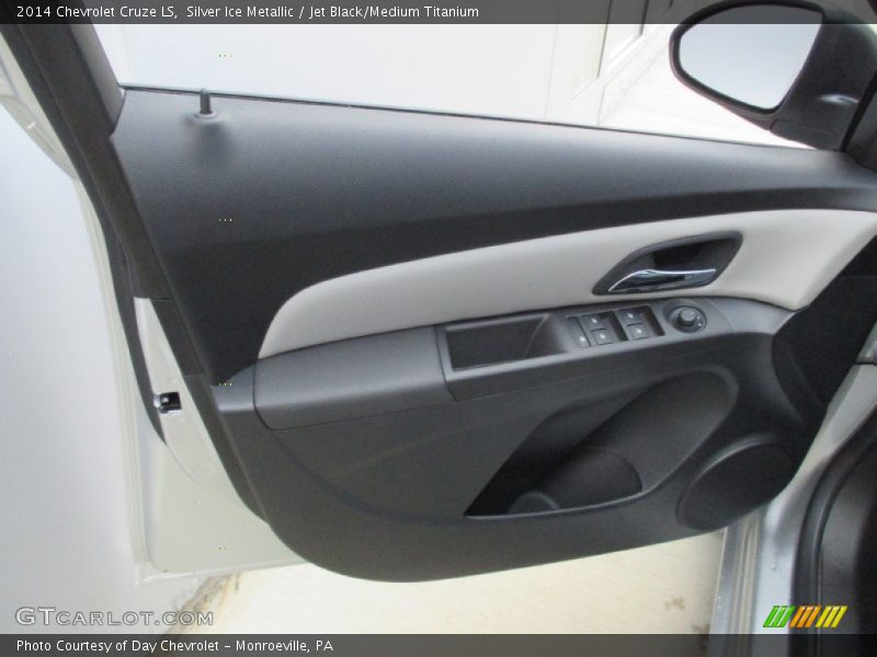 Silver Ice Metallic / Jet Black/Medium Titanium 2014 Chevrolet Cruze LS