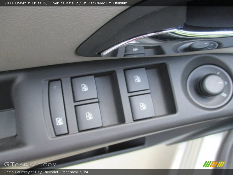 Silver Ice Metallic / Jet Black/Medium Titanium 2014 Chevrolet Cruze LS