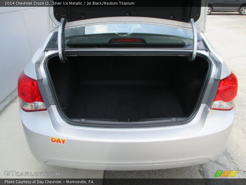 Silver Ice Metallic / Jet Black/Medium Titanium 2014 Chevrolet Cruze LS