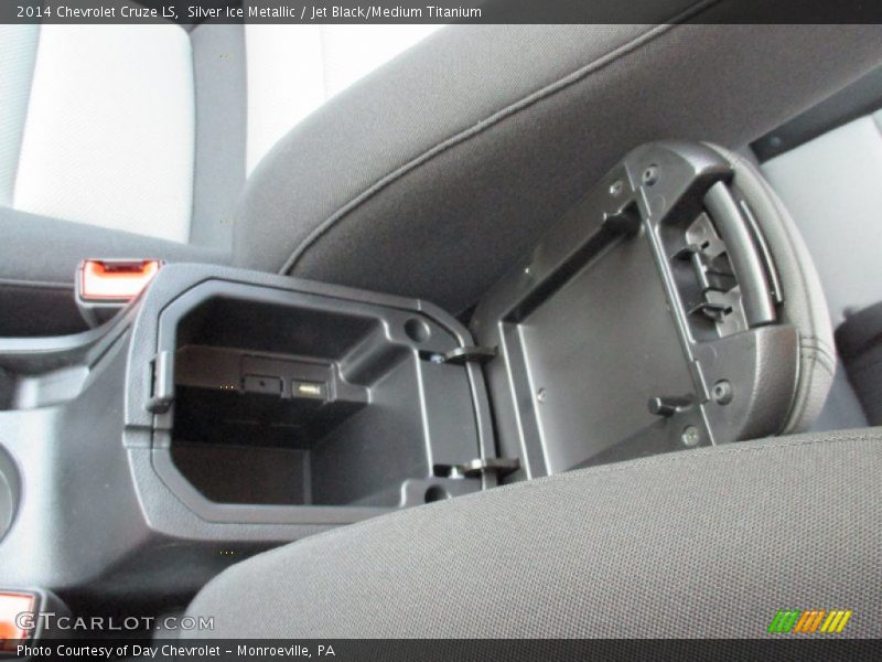 Silver Ice Metallic / Jet Black/Medium Titanium 2014 Chevrolet Cruze LS