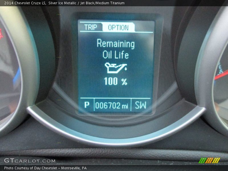 Silver Ice Metallic / Jet Black/Medium Titanium 2014 Chevrolet Cruze LS