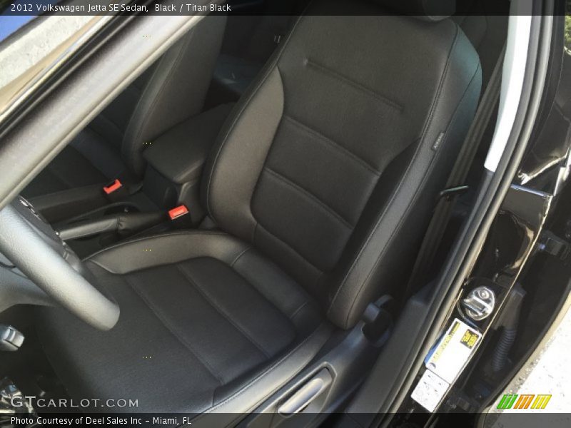Black / Titan Black 2012 Volkswagen Jetta SE Sedan