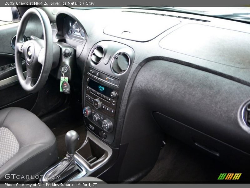 Silver Ice Metallic / Gray 2009 Chevrolet HHR LS