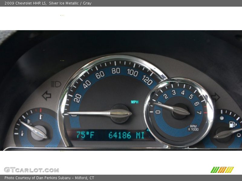 Silver Ice Metallic / Gray 2009 Chevrolet HHR LS