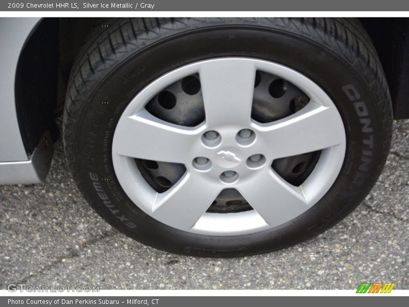Silver Ice Metallic / Gray 2009 Chevrolet HHR LS