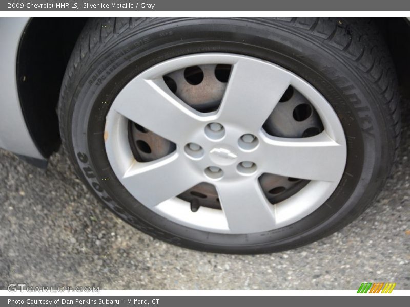 Silver Ice Metallic / Gray 2009 Chevrolet HHR LS