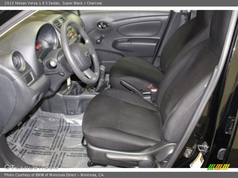 Super Black / Charcoal 2013 Nissan Versa 1.6 S Sedan