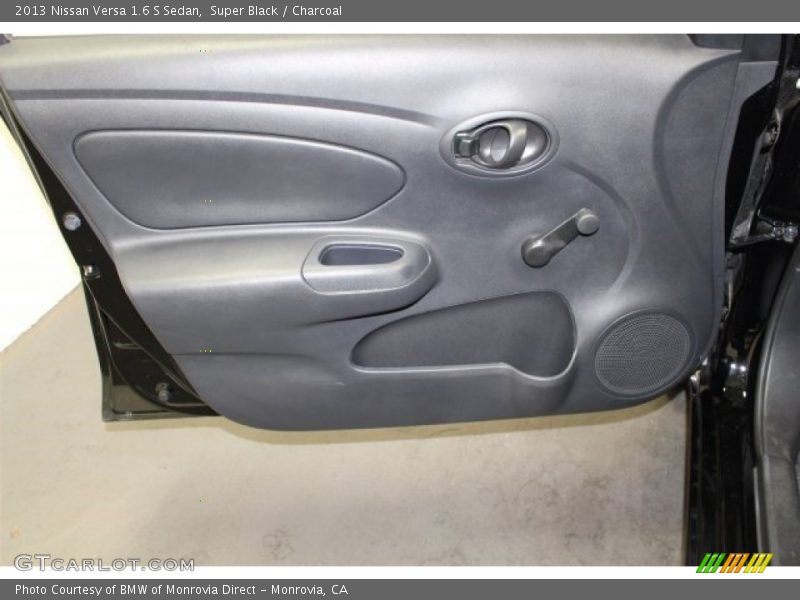 Super Black / Charcoal 2013 Nissan Versa 1.6 S Sedan