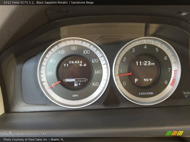 Black Sapphire Metallic / Sandstone Beige 2012 Volvo XC70 3.2