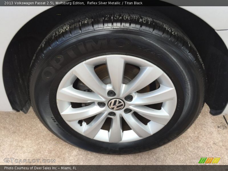 Reflex Silver Metallic / Titan Black 2013 Volkswagen Passat 2.5L Wolfsburg Edition