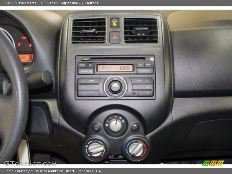 Super Black / Charcoal 2013 Nissan Versa 1.6 S Sedan