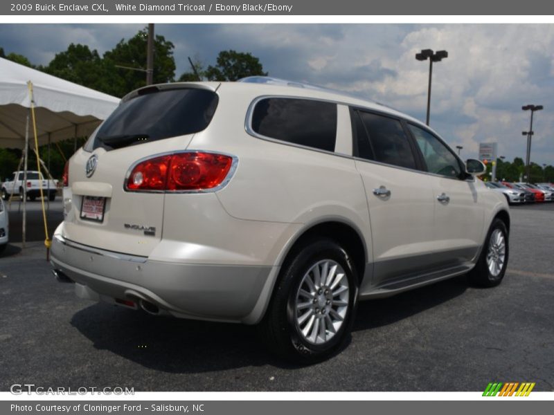 White Diamond Tricoat / Ebony Black/Ebony 2009 Buick Enclave CXL