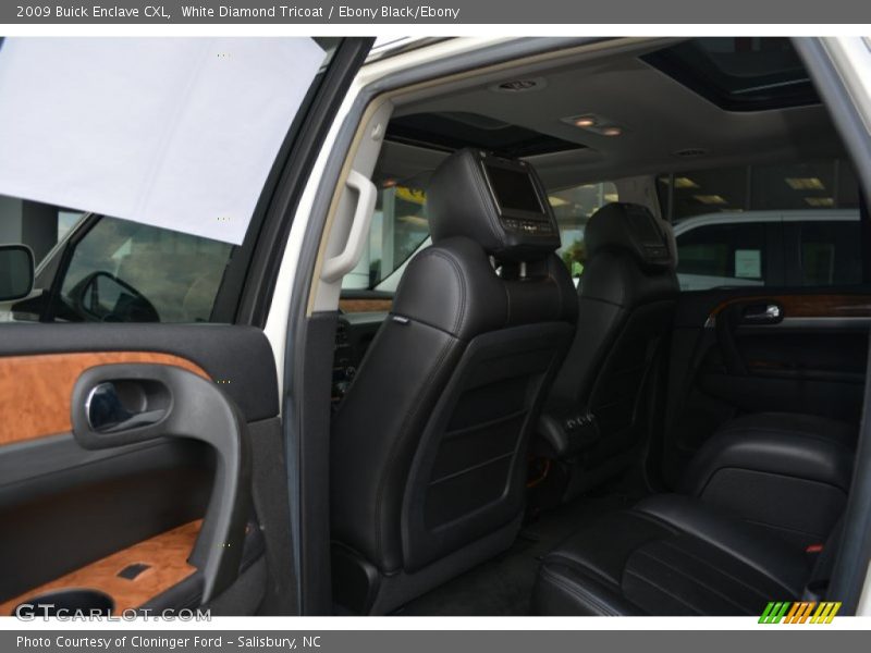 White Diamond Tricoat / Ebony Black/Ebony 2009 Buick Enclave CXL